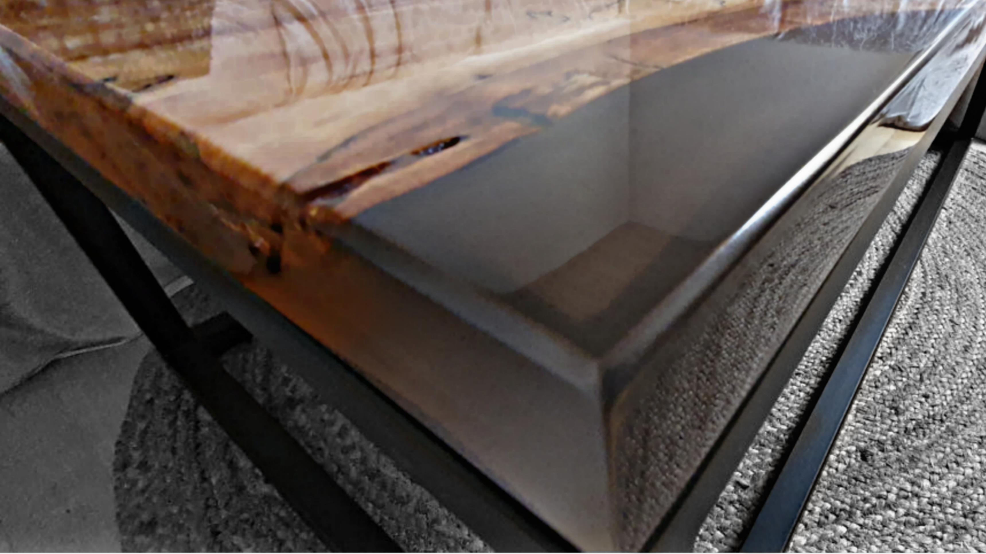 Couchtisch mit Epoxidharz – Bild 6