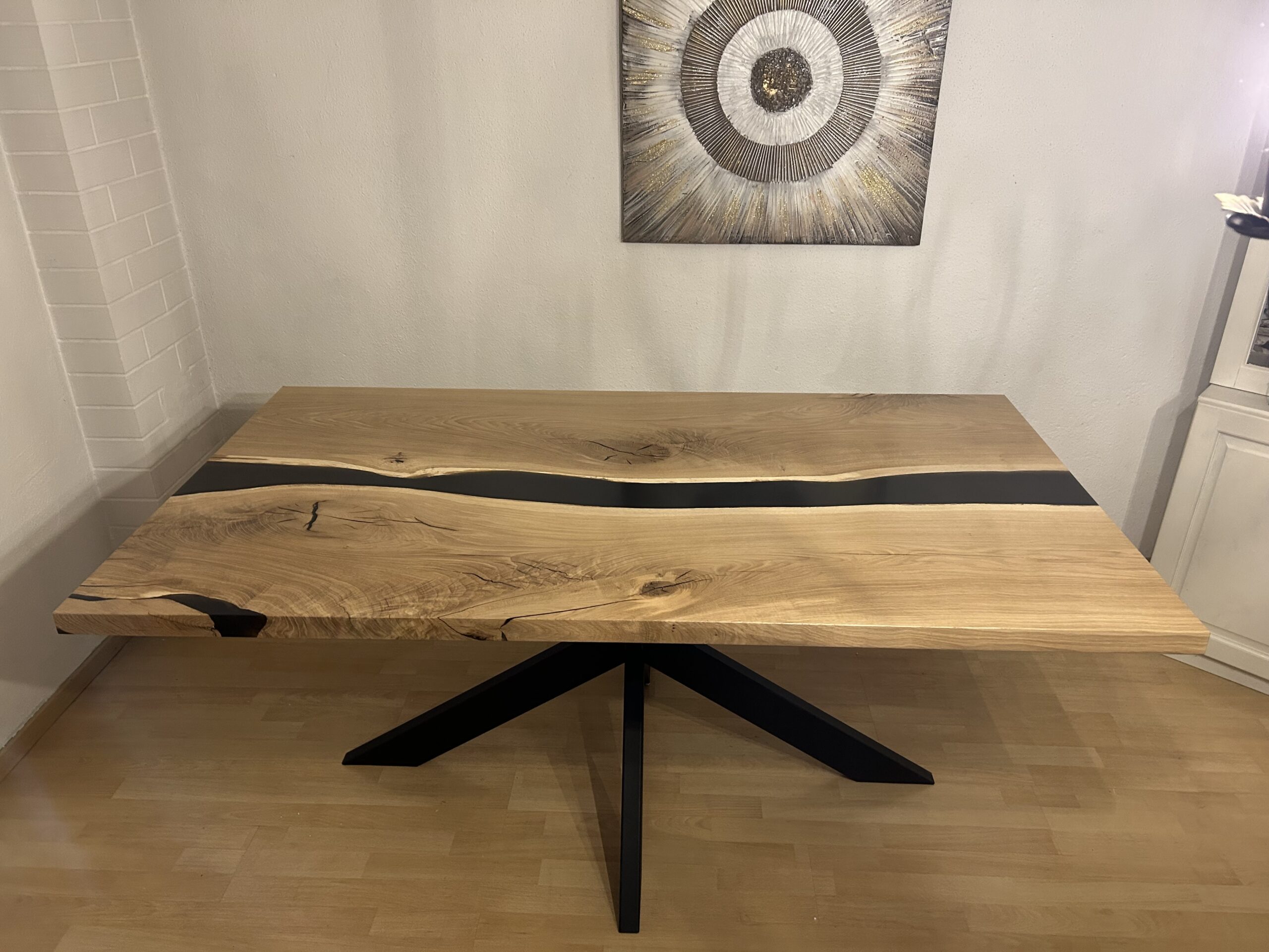 Eichenholz Epoxidharz Esstisch – Bild 7