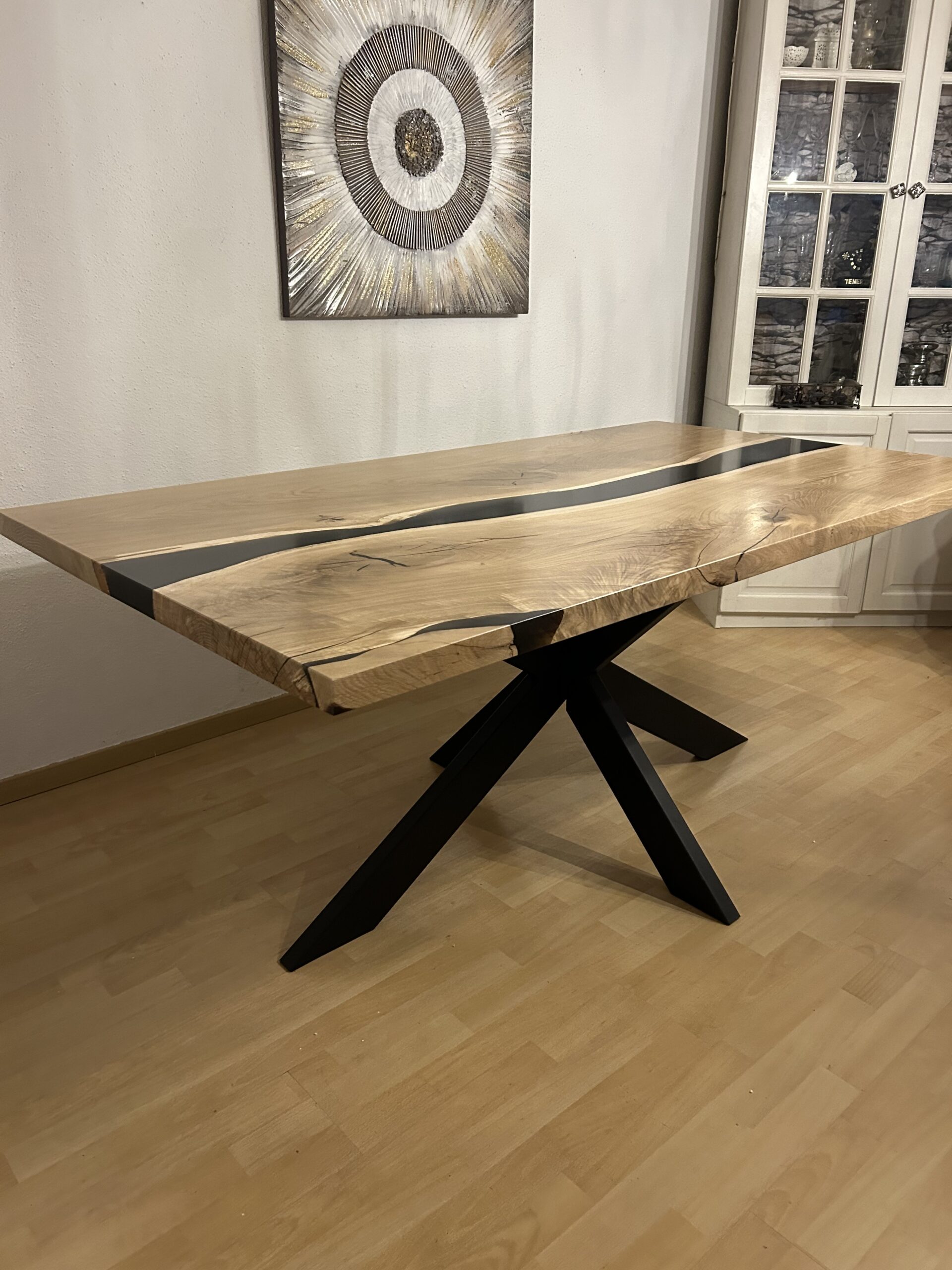 Eichenholz Epoxidharz Esstisch – Bild 4